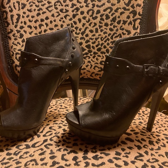 Michael kors booties size 7.5 - Picture 3 of 5